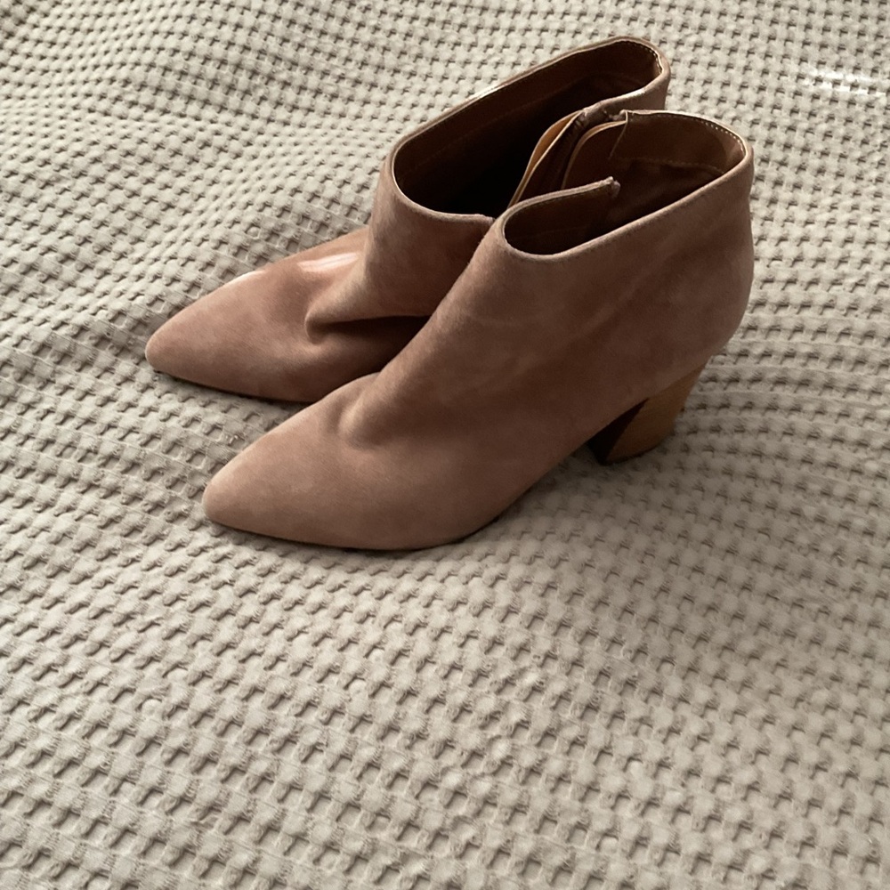 Steve Madden suede boots